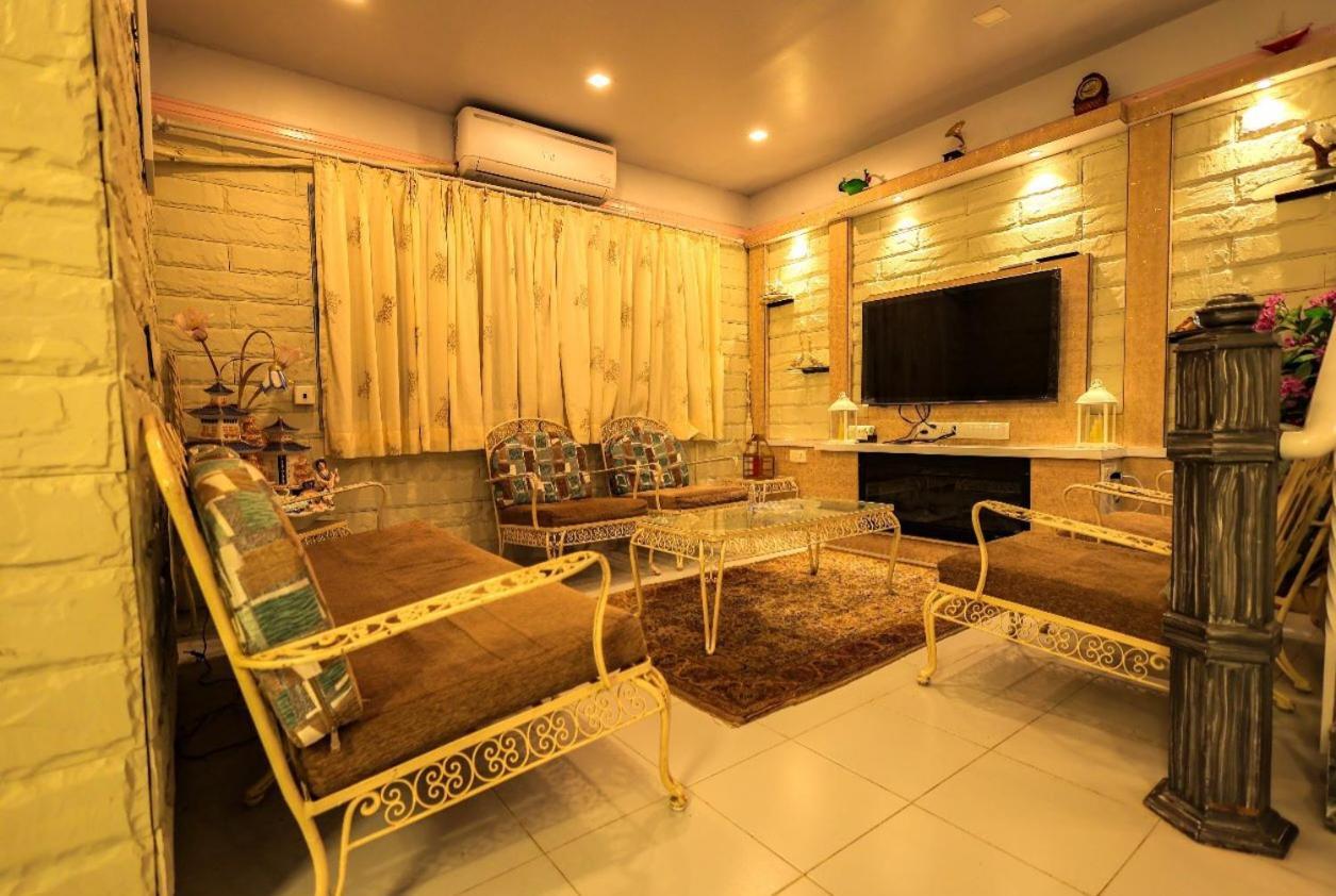 Valleycrest Villa With Swimming Pool ماهاباليشوار المظهر الخارجي الصورة
